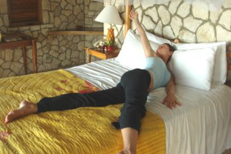 lifehacker.ru_wp_content_uploads_2012_09_10_bedtime_yoga.jpg