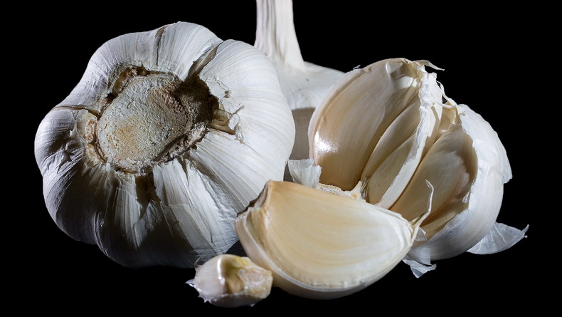 mixednews.ru_wp_content_uploads_2014_07_Garlic_Bulbs_2.jpg